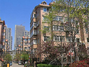 寻求青岛五四广场附近的宾馆…紧急!-青岛五四