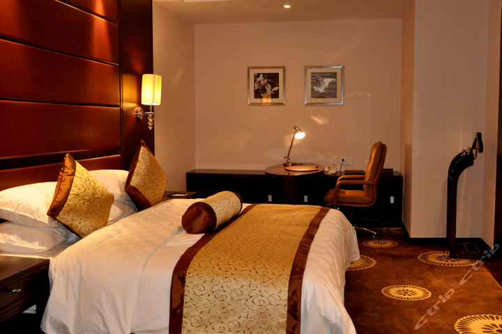 杭州英冠华美达广场酒店到西湖有多远,怎么去