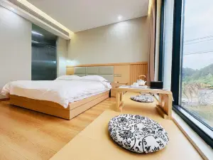 Tiantangzhai Nanting Yueshe Homestay (Tiantangzhai Scenic Area)