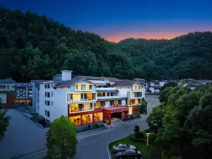 Qianshan Moon Resort, Zhangjiajie（Landmark Store of Wulingyuan, Forest Park Tourist Area）