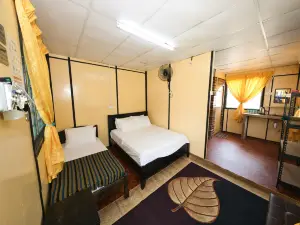 OYO 90960 Rajawali D'cabin Chalet Roomstay