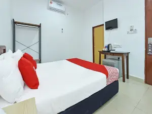 OYO 90809 Homestay Black Pink Merah Jambu Syariah