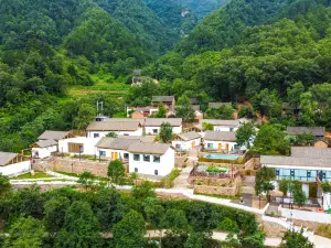 Lushi Taomanjia · Qiyun Mountain Residence Homestay