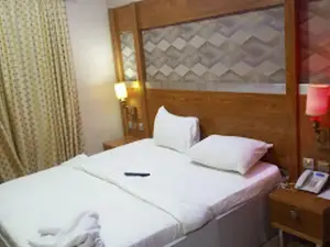 Royal Rock Hotel and Event Centre
