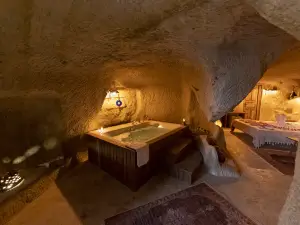 費里斯洞穴酒店