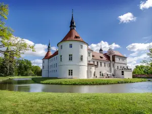 Fuerstlich 德里納城堡飯店
