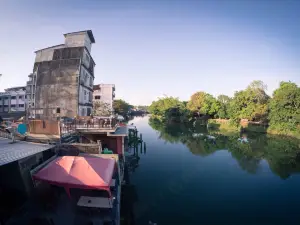 Laluna River House