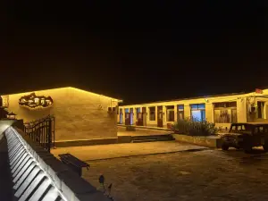 Sha Qian Yue Xia Homestay