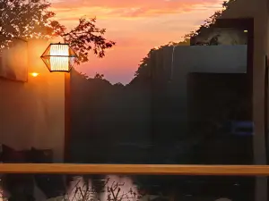 Puzhehei Mingsu · Mountain View Sunset Hotel (Puzhehei Scenic Area Qinglongshan Branch)