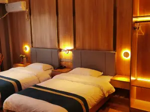 Dongliao Town Hotel
