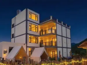 冶勒湖牧野別院