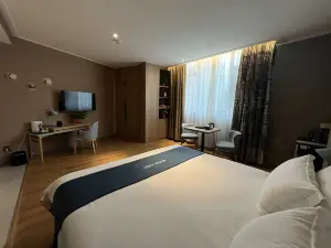 Paibaiyun Hotel (Tangyin Renmin Road)