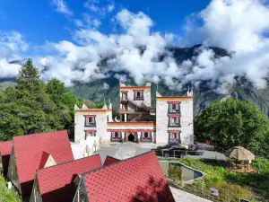 丹巴貢谷堡民宿