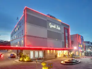 Grand Zuri Duri Hotel