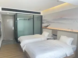 Sunshine Hotel