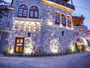 Nar'in Nar-i Aski Cave Hotel