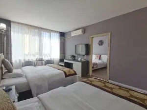 Shehong Hexie Business Hotel