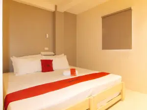 RedDoorz @ Laiya Vivo Hotel Batangas