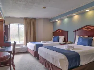 Destiny Palms Hotel Maingate West