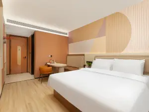 YICHENG HOTEL