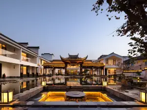 Huangshan She Huizhou Ancient City Passing-Cloud Huisheng Hall