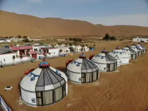 巴丹吉林沙漠廟海子營地
