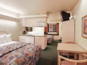 River Canyon Lodge