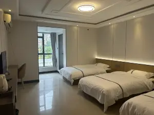 Zhouqu Ruida Business Hotel