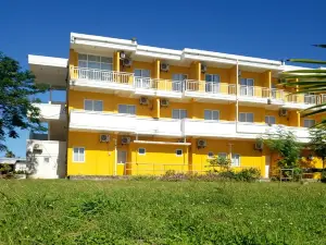 提尼安鑽石酒店