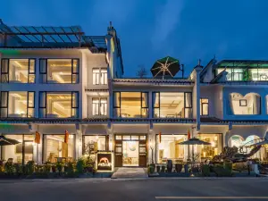 Fanjingshan Mountain and River Sample Homestay