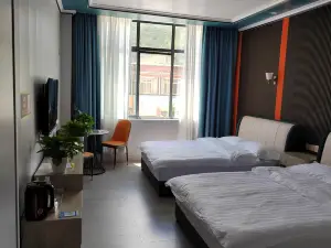 Baishun Hotel