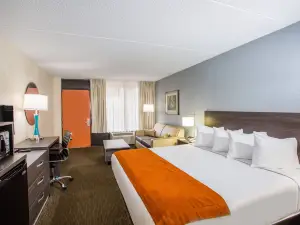 Days Inn & Suites by Wyndham Orlando Airport