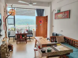 Qinglian Town River View Homestay