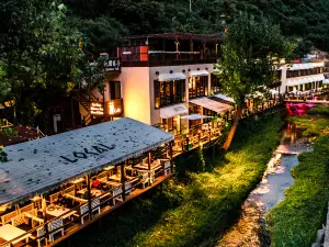 Lotus‘s Secret Hotel
