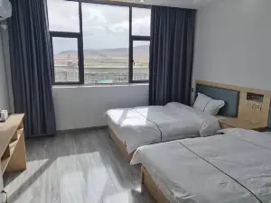 Damxung Langmucuo Grand Hotel