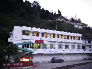 Hotel Dronagiri