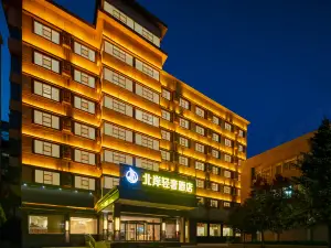 North Shore Light Luxury Hotel