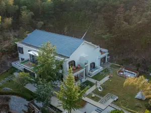 SJXZ •  Mountain Beauty Hotel