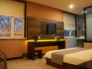 Baoding Fuyuecheng Express Hotel (Mancheng Han Tomb Scenic Area Branch)