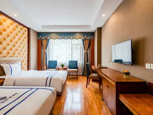 Siguniangshan Tianyun Renji Hotel (Changpinggou Scenic Area)