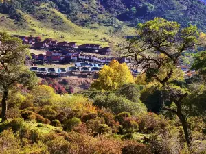 Xining Yunshang Qunjia Jinling Landscape Hotel