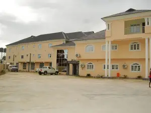 Edinan Hotel & Suites