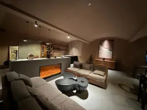 Maitreya and Pushe Hot Spring B&B
