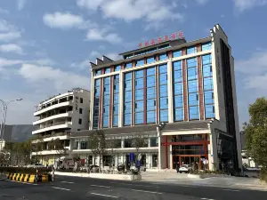 Huaguiyuan Hot Spring Hotel in Xinfeng County