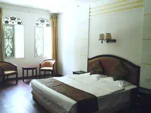 Guyan National Hotel