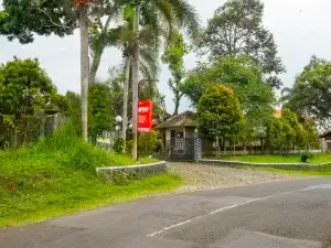 OYO 2278 Cikidang Hunting Resort