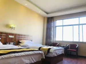 Heqing Tianyi Business Hotel