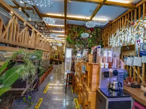 Qiaojia White Crane Inn