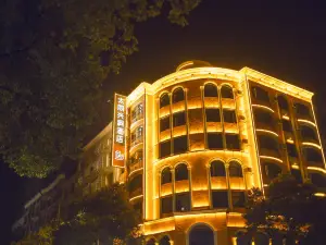 Hole Hotel