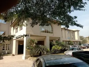 Parktonian Hotels and Suites Awka